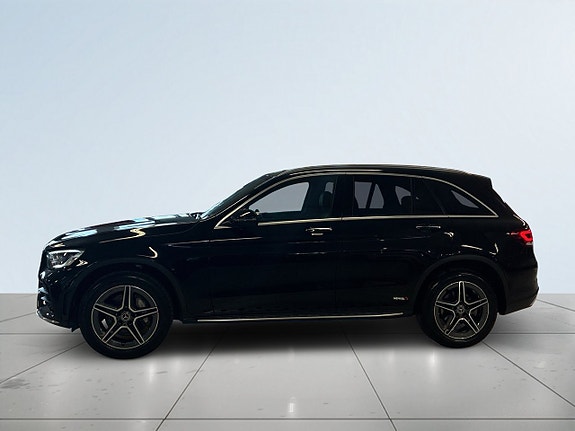 Mercedes-Benz GLC300 e 4 of 18