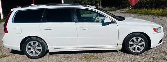 Volvo V70 3 of 16