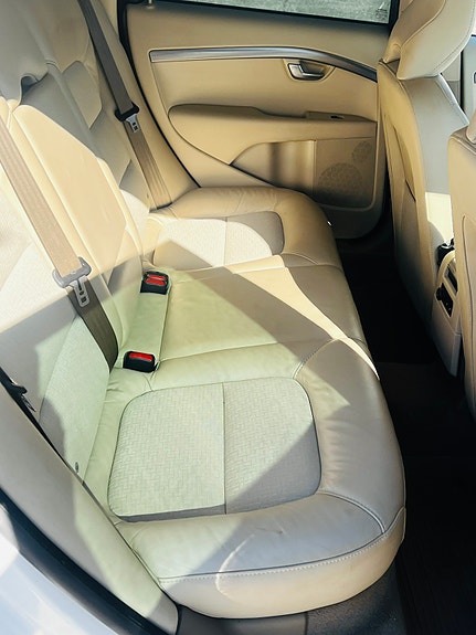 Volvo V70 6 of 16