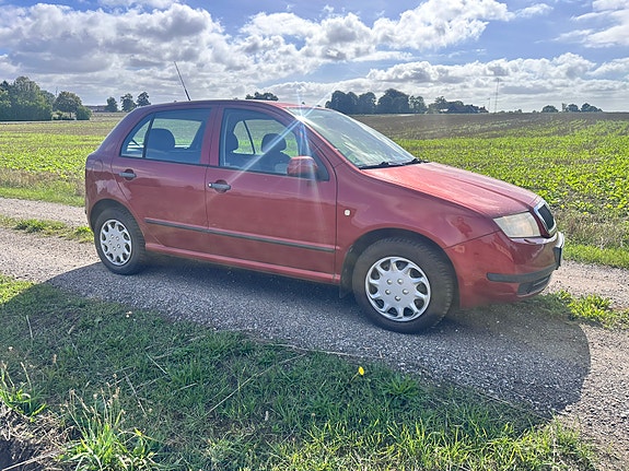 Skoda Fabia 2 of 6