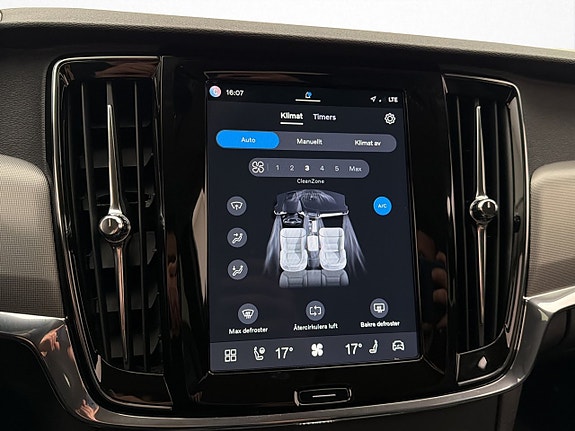 Volvo V90 24 of 30