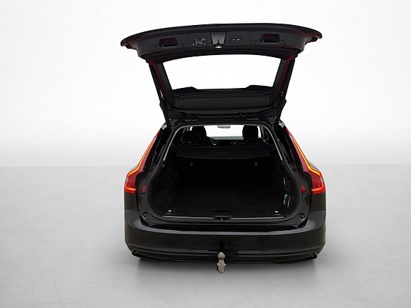 Volvo V90 10 of 30