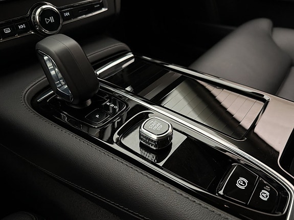 Volvo V90 26 of 30