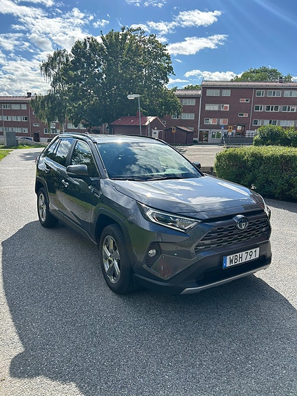Toyota RAV4 5 of 6