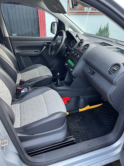 Volkswagen Caddy 2 of 3