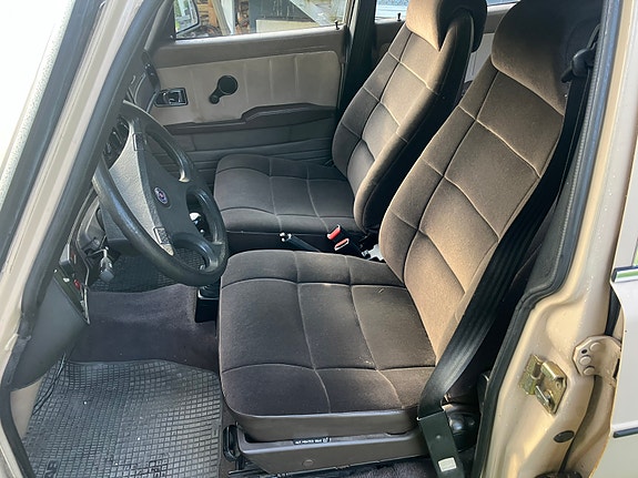 Saab 900 4 of 9