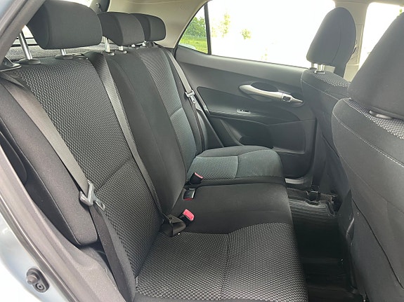Toyota Auris 12 of 14
