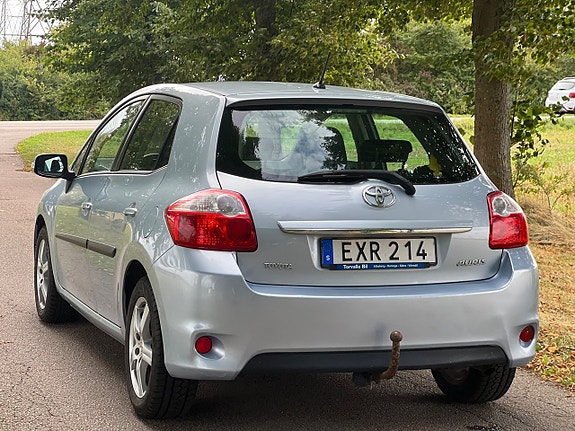 Toyota Auris 3 of 14