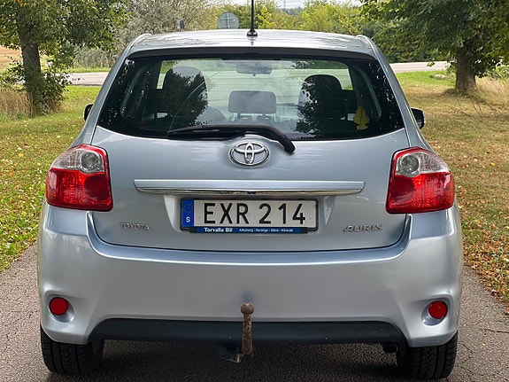 Toyota Auris 7 of 14