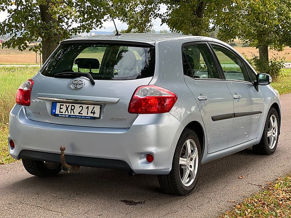 Toyota Auris 4 of 14
