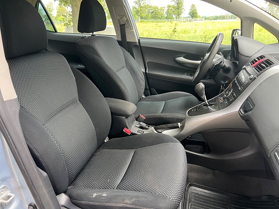 Toyota Auris 11 of 14