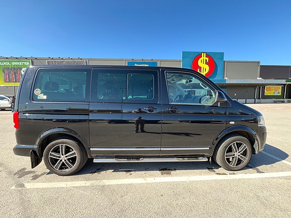 Volkswagen Multivan 5 of 9