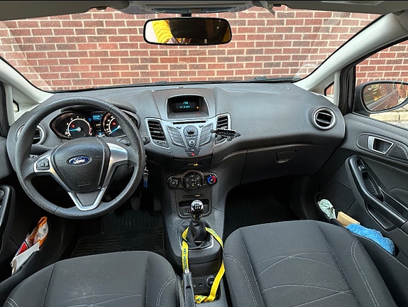 Ford Fiesta 11 of 14
