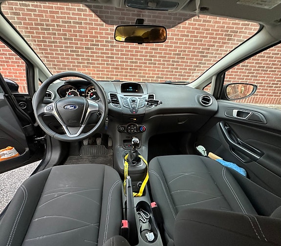 Ford Fiesta 10 of 14