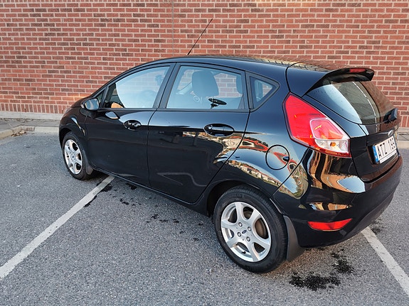 Ford Fiesta 2 of 14