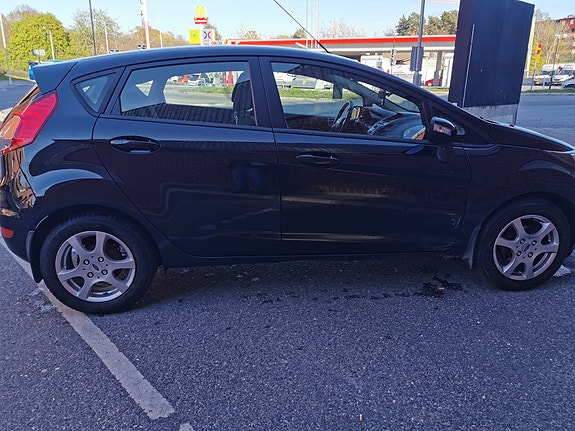 Ford Fiesta 6 of 14
