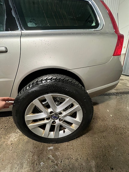Volvo V70 8 of 13