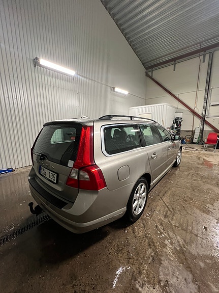 Volvo V70 5 of 13