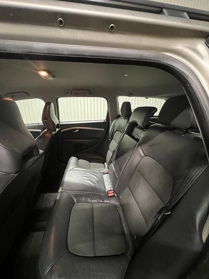 Volvo V70 12 of 13