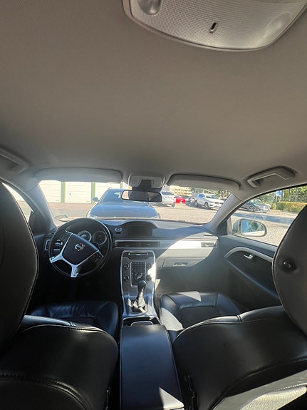 Volvo V70 10 of 13