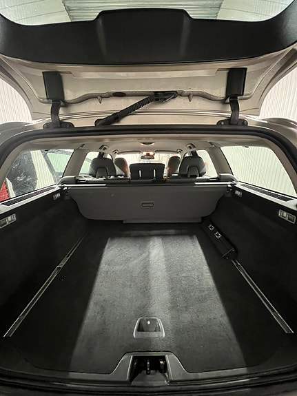 Volvo V70 11 of 13