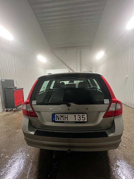 Volvo V70 6 of 13