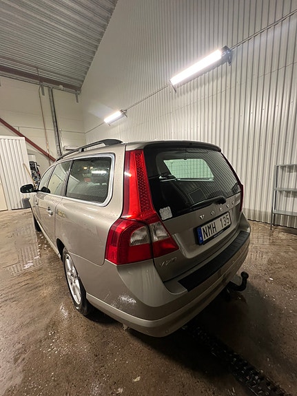 Volvo V70 7 of 13