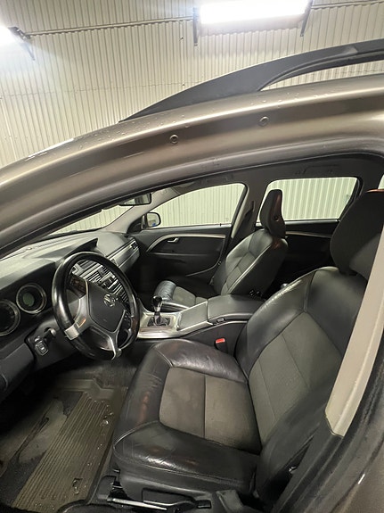 Volvo V70 13 of 13
