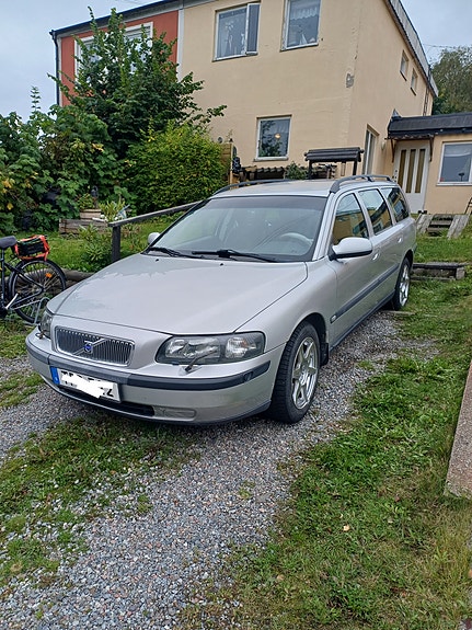 Volvo V70 3 of 3