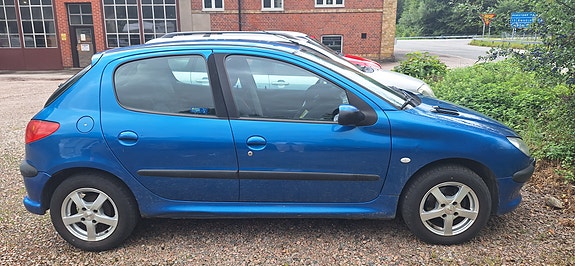 Peugeot 206 2 of 3