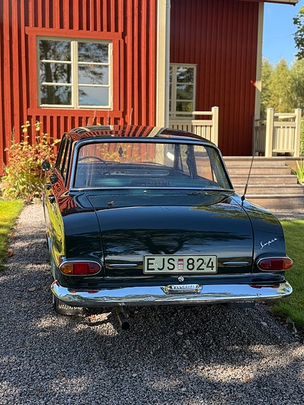 Vauxhall Victor 2 of 4