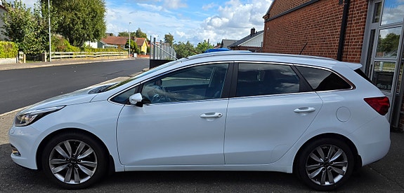 Kia Ceed 2 of 17