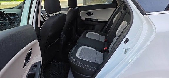Kia Ceed 12 of 17