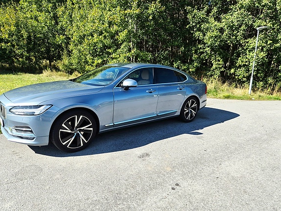 Volvo S90 2 of 9