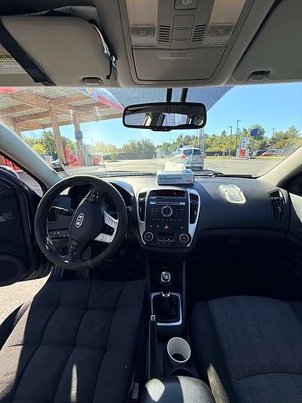Kia Ceed 2 of 7
