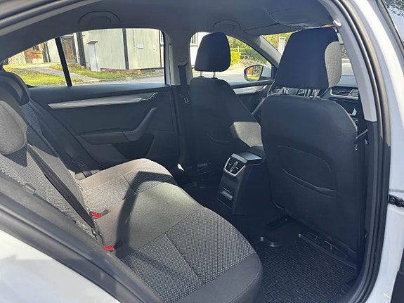 Skoda Octavia 9 of 10