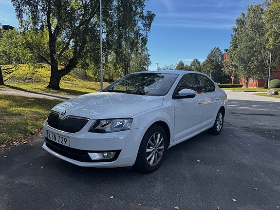Skoda Octavia 2 of 10