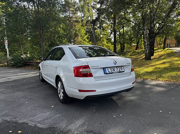 Skoda Octavia 4 of 10