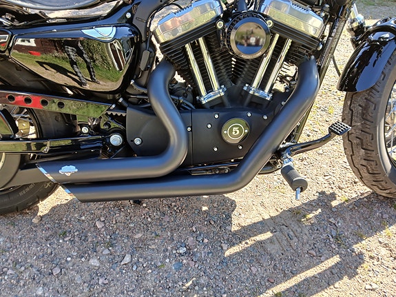Harley-Davidson Forty-Eight 3 of 8