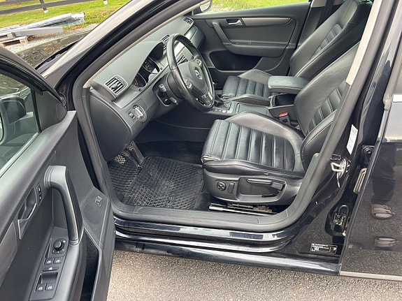 Volkswagen Passat 5 of 8