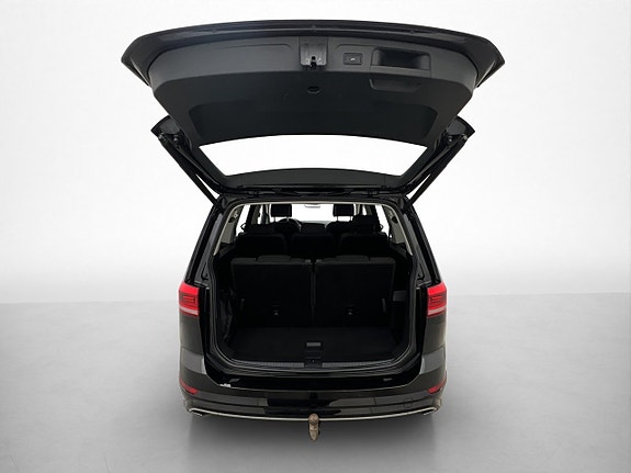 Volkswagen Touran 9 of 30