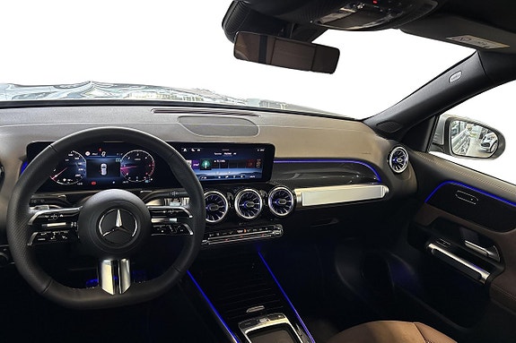 Mercedes-Benz GLB220 d 7 of 15