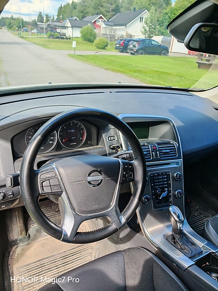 Volvo XC60 5 of 7