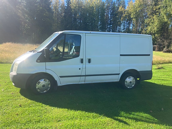 Ford Transit 2 of 4
