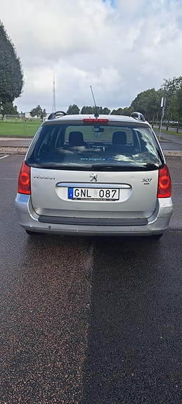 Peugeot 307 2 of 11