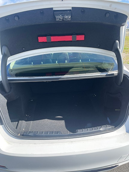 BMW 320i 13 of 13