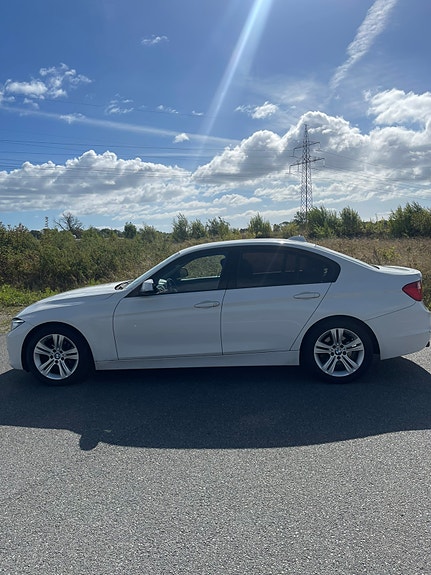BMW 320i 6 of 13