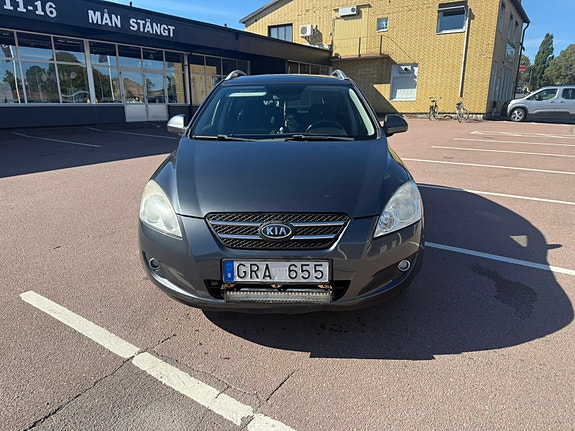Kia Ceed 3 of 8