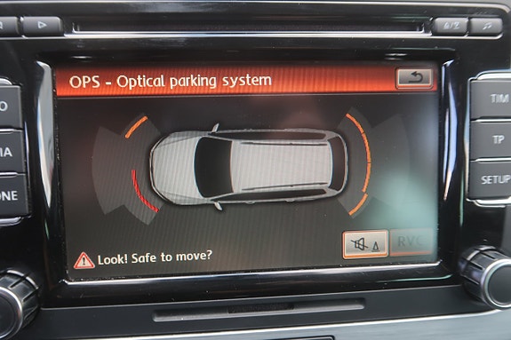 Volkswagen Passat Alltrack 13 of 27