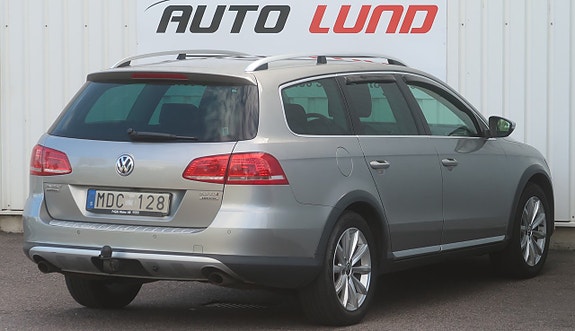 Volkswagen Passat Alltrack 3 of 27